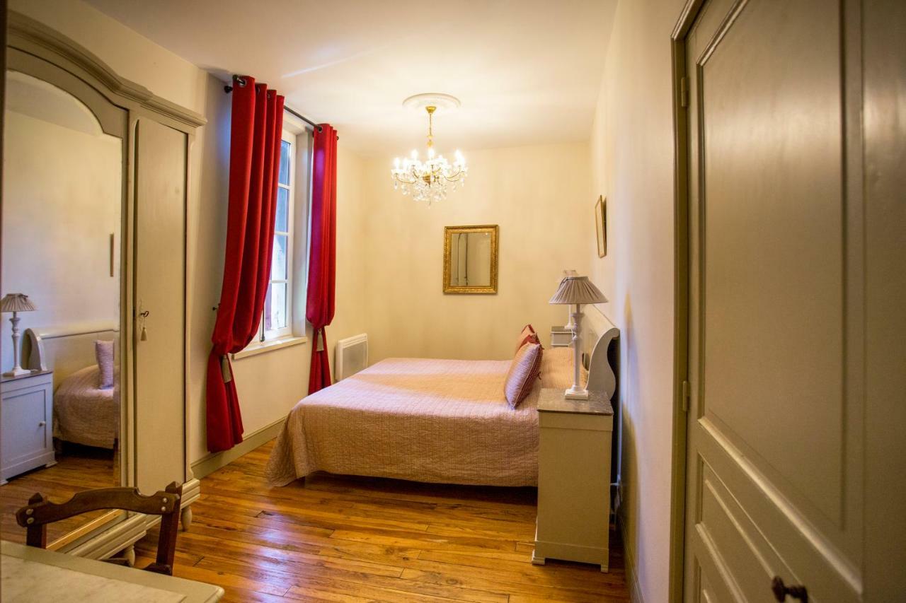 Les Hauts De Condom Appartements Climatises Bagian luar foto
